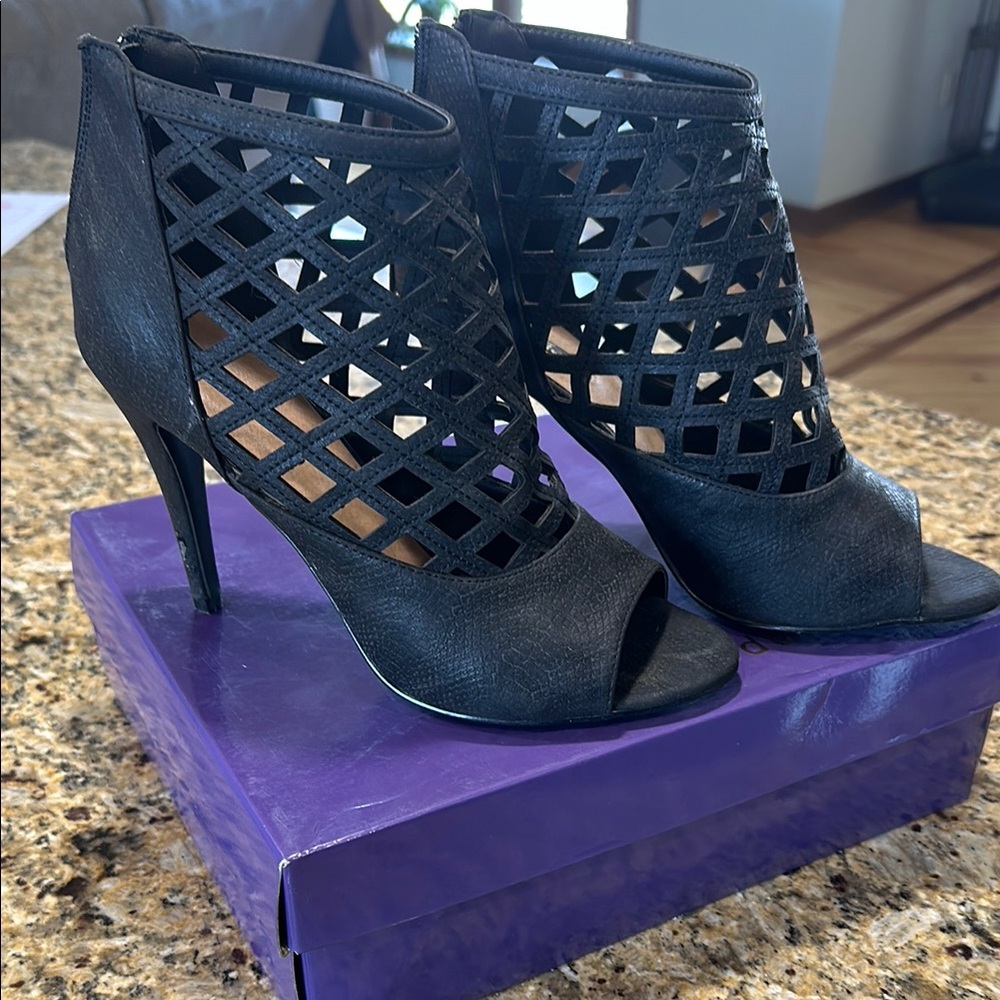 Elegant Black Lattice Peep-Toe Heels